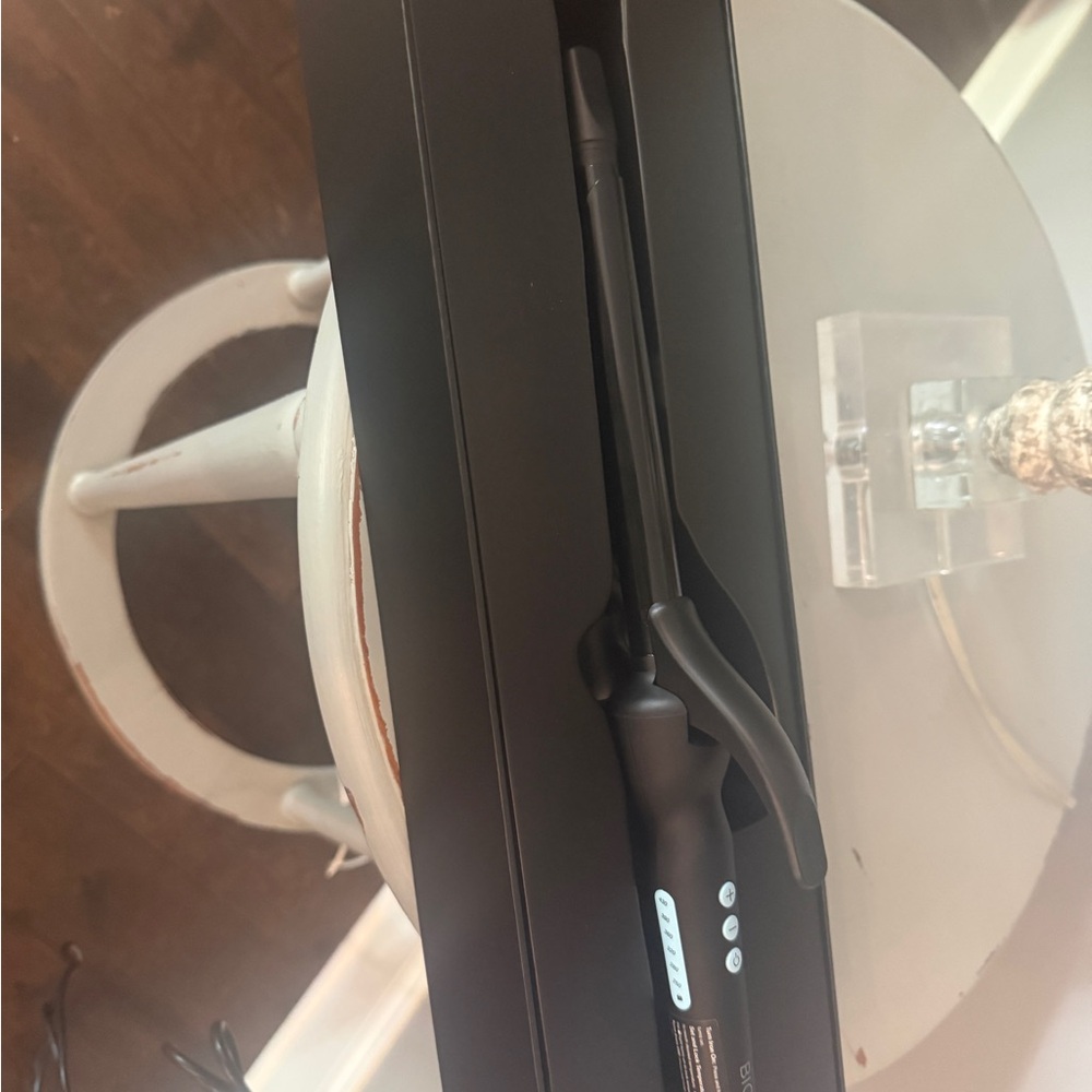 Bioionic long barrel styler . .75 curling iron